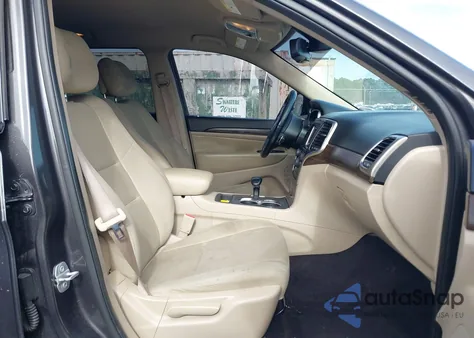 2015 Jeep Grand Cherokee Laredo z USA, uszkodzony, nr VIN 1C4RJEAG3FC217790